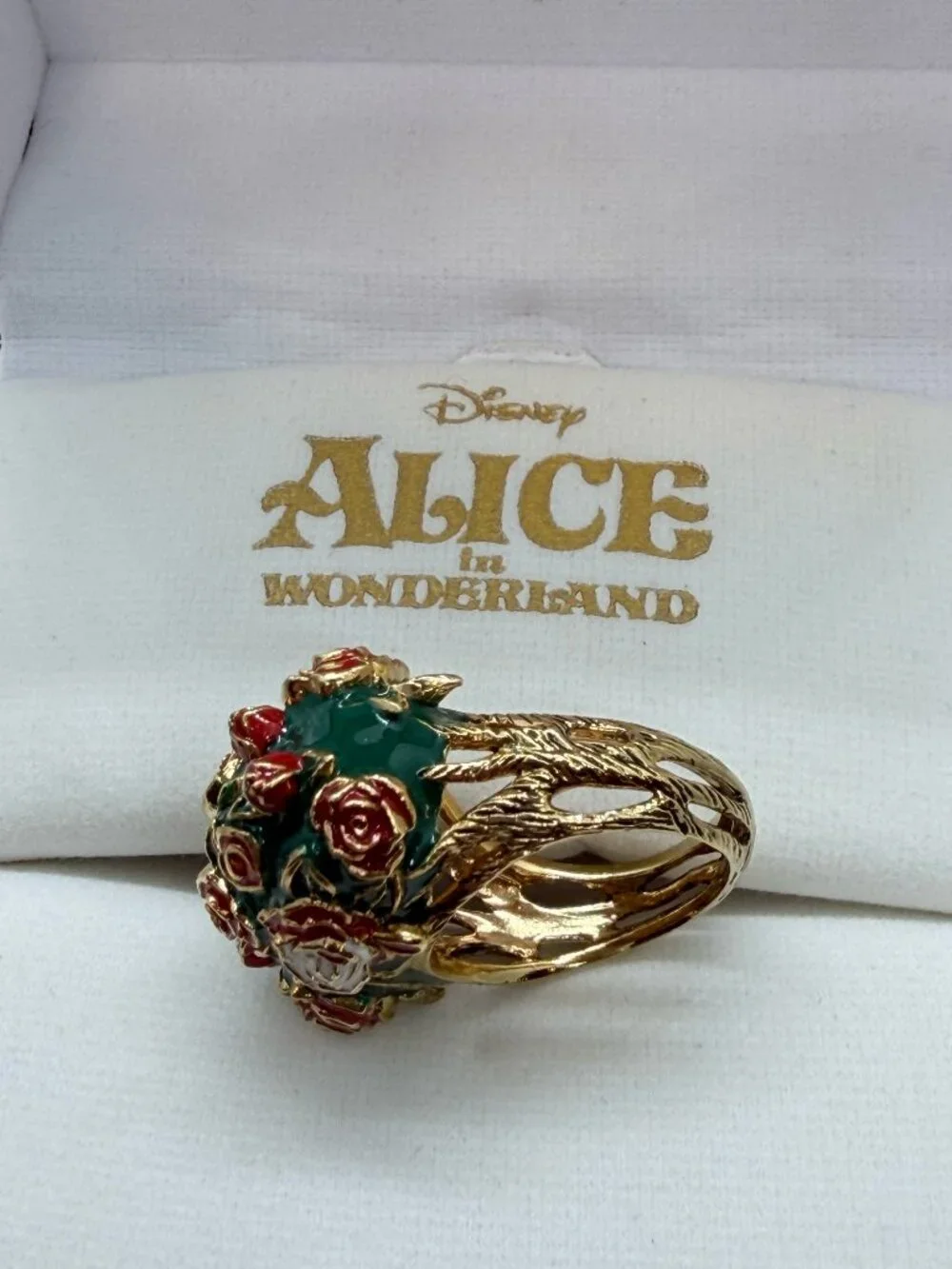 Rocklove Disney Alice in Wonderland Painting the Roses Red Ring 7
